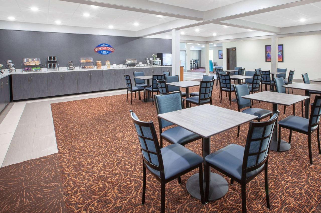 Hotel Baymont By Wyndham Grand Rapids Near Downtown à Wyoming Extérieur photo
