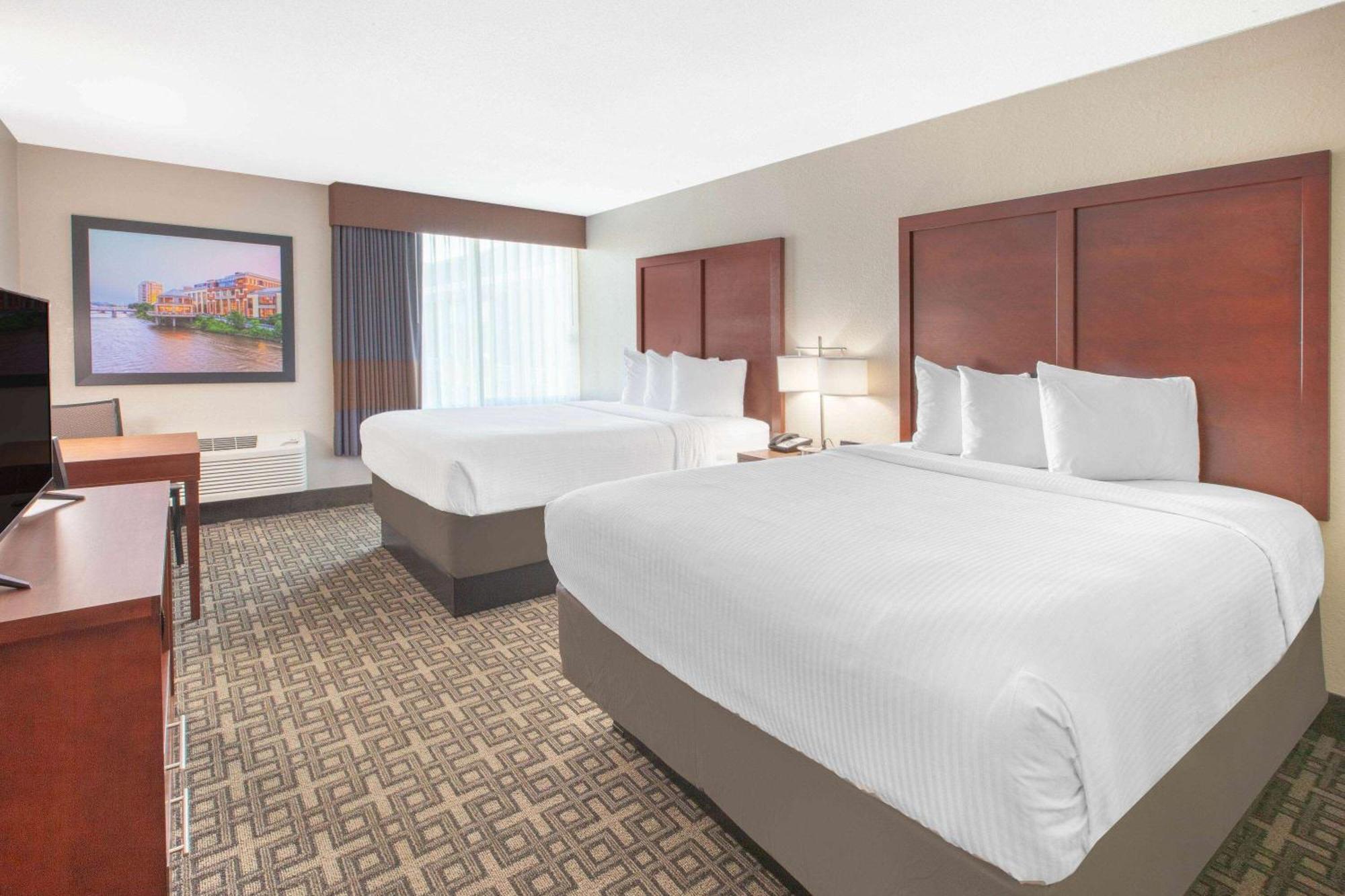 Hotel Baymont By Wyndham Grand Rapids Near Downtown à Wyoming Extérieur photo