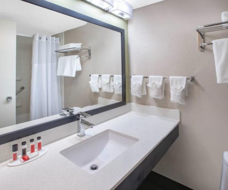 Hotel Baymont By Wyndham Grand Rapids Near Downtown à Wyoming Extérieur photo
