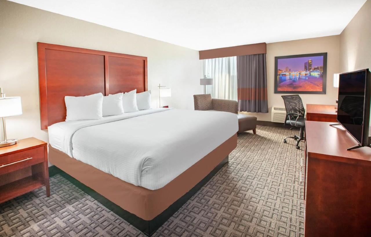 Hotel Baymont By Wyndham Grand Rapids Near Downtown à Wyoming Extérieur photo
